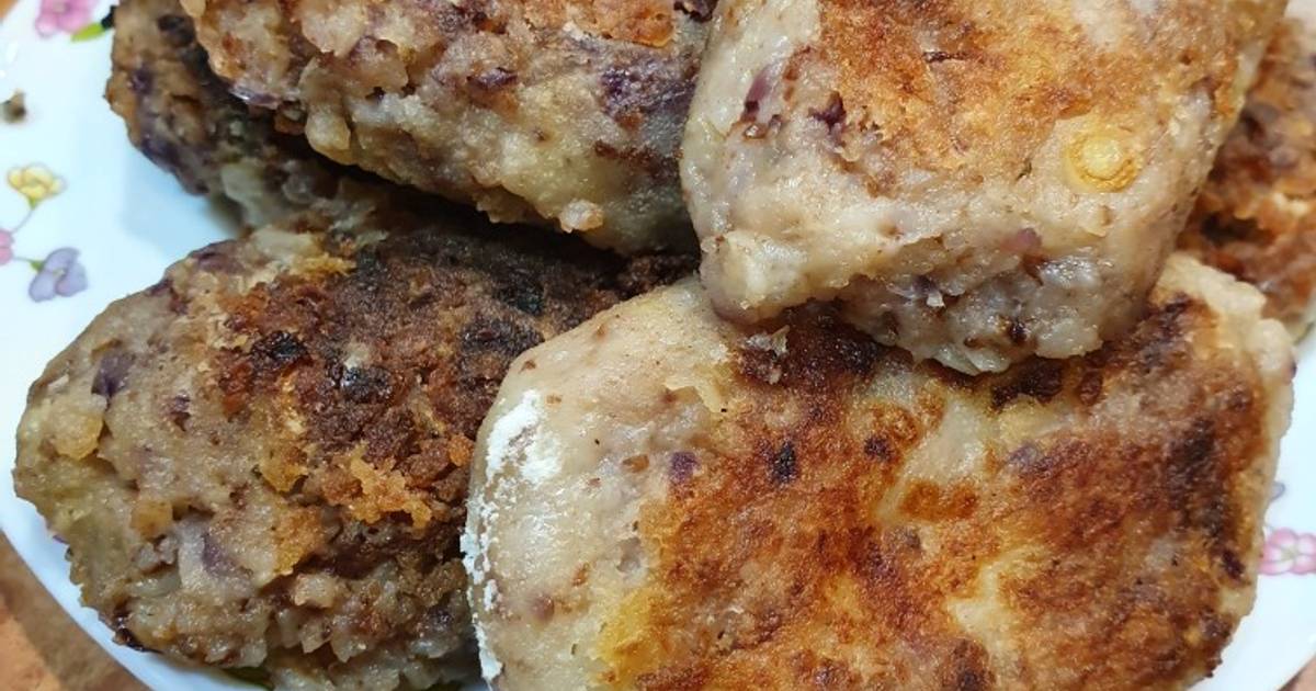 Гречка с картошкой. Котлеты из гречки и картофеля. Гречнево-картофельные котлеты. Картофельные котлеты с гречкой. Котлеты с гречкой и картошкой.