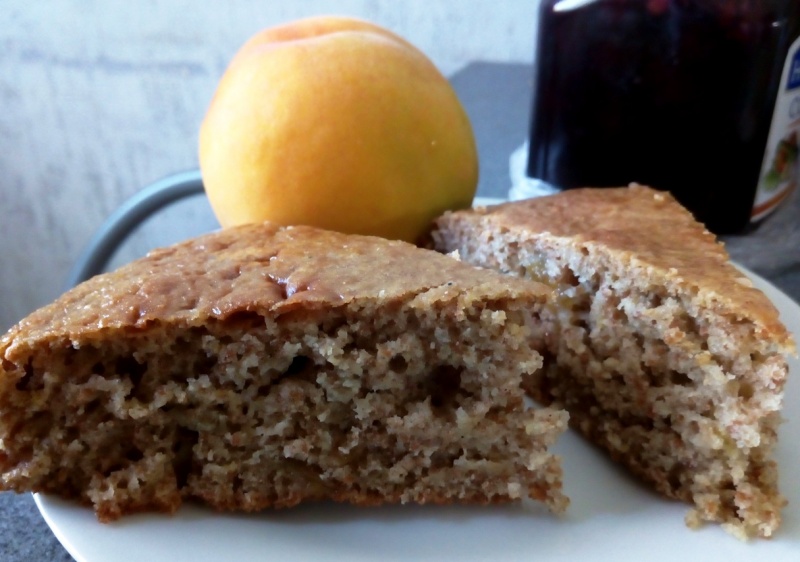 коврижка на кефире из варенья. пирог коврижка. коврижка круглая. пирог на кефире с вареньем пышный в духовке. коврижка с вареньем.