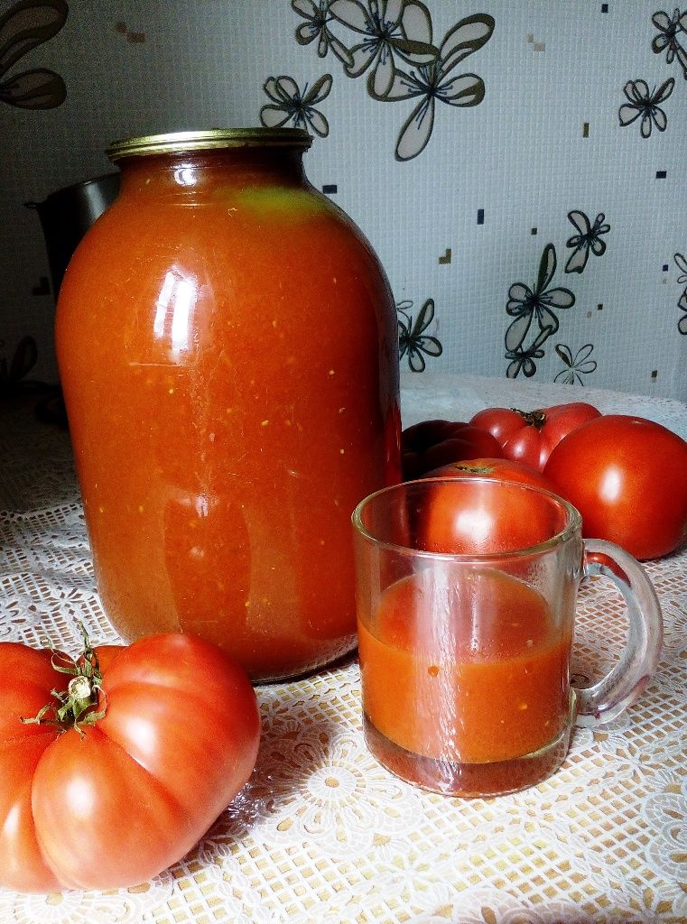 Сделать томатный сок из домашних помидор. Томатный сок на зиму. Томатный сок домашний. Томатный сок на зиму в домашних. Домашний томатный сок на зиму.
