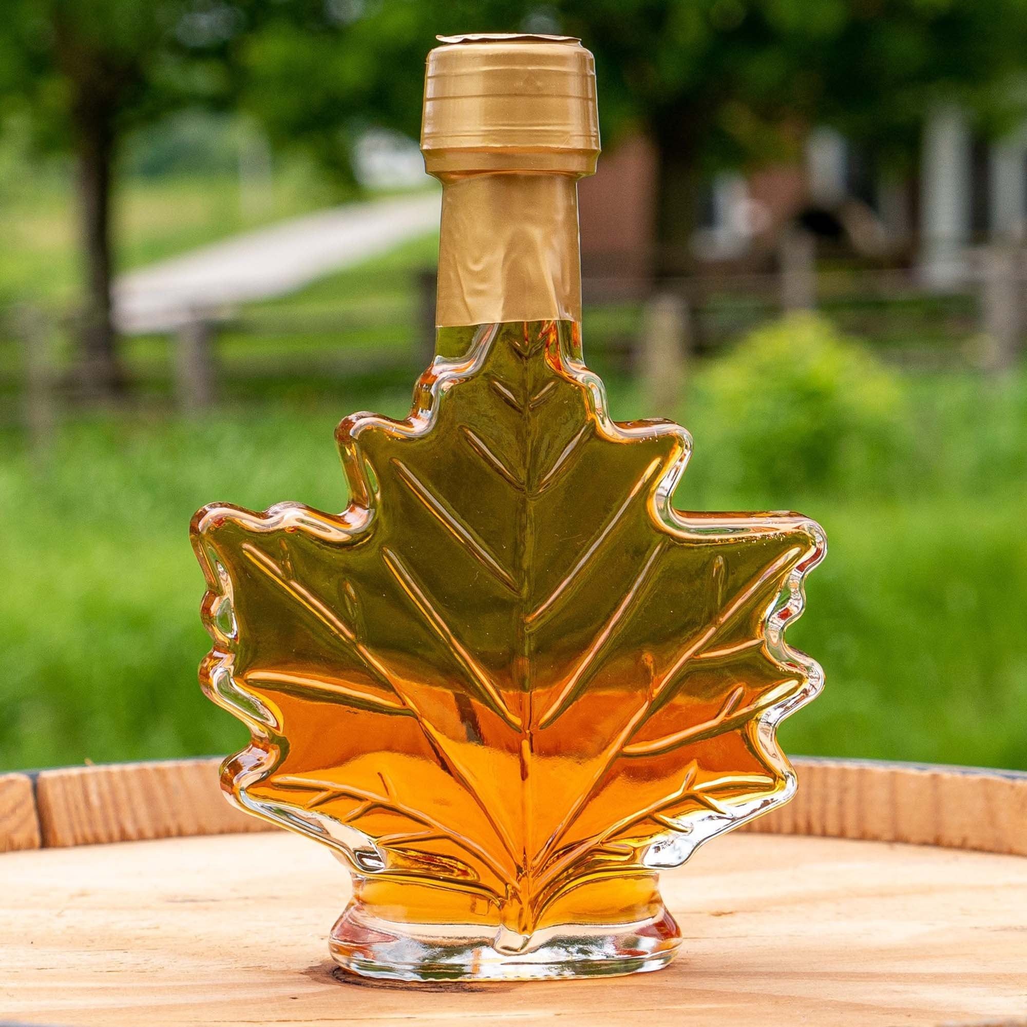 Сироп еда. Кленовый сироп Maple Syrup. Кленовый сироп Vermont. Кленовый сироп Канада. Кленовый сироп Мэйпл.