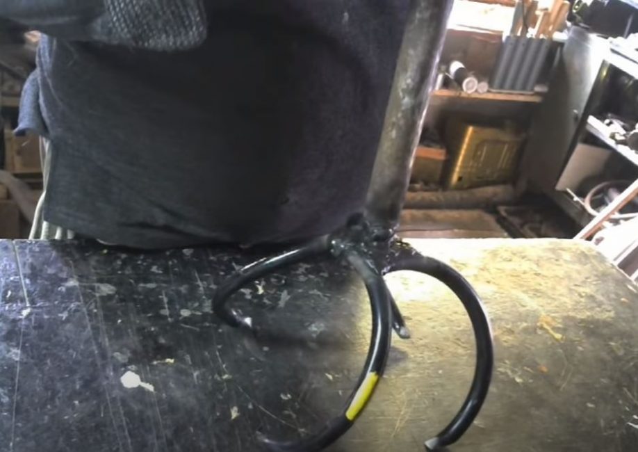 Привариваем их к основе культиватора