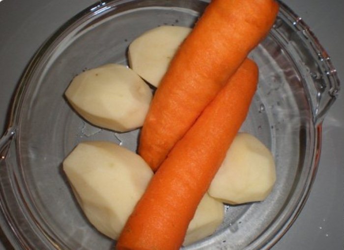 Как приготовить овощи в микроволновке. Картошка и морковь в микроволновке. Овощи в микроволновке. Морковь в микроволновке. Морковь в микроволновке быстро.