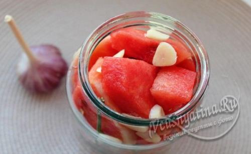 Маринованные арбузы без стерилизации. Маринованные арбузы в банках на зиму, удачный рецепт без стерилизации