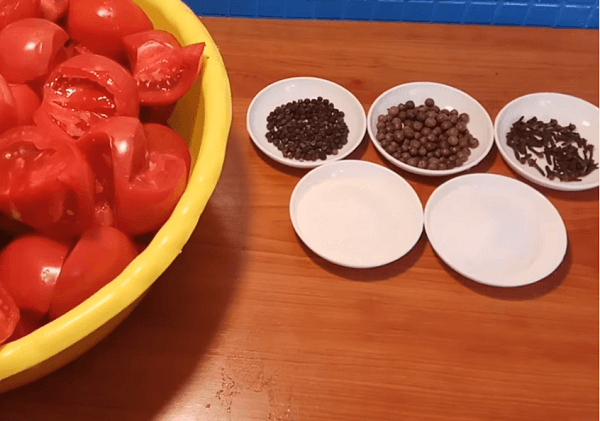 Ингредиенты для томатного сока
